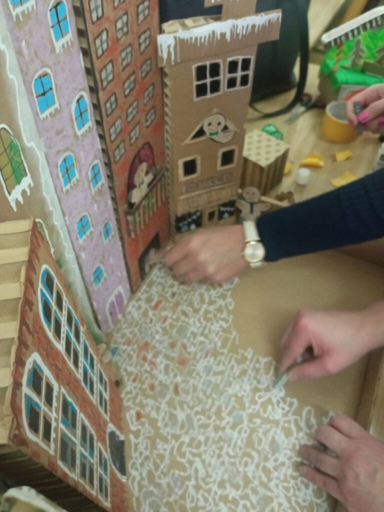 Studentki dopracowują szczegóły