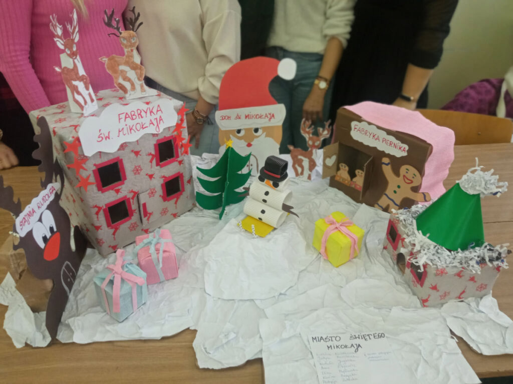 Miasto Świętego Mikołaja wykonane z papieru