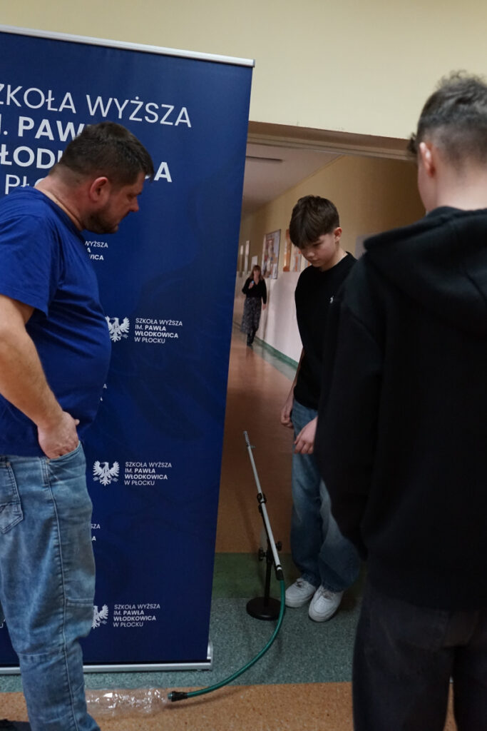 Testowanie rakiet w wyrzutni pneumatycznej