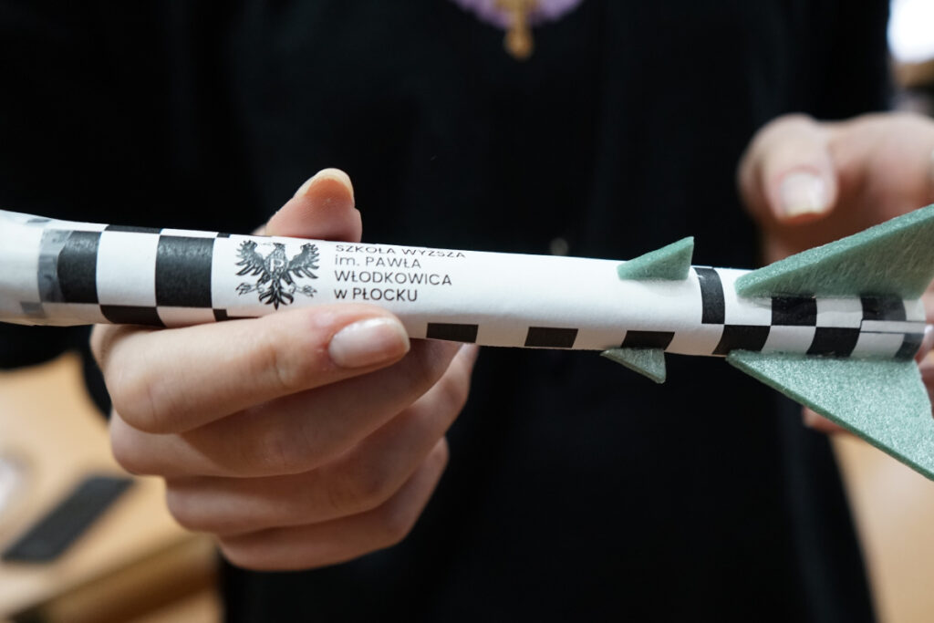 Rakieta z logiem SWPW