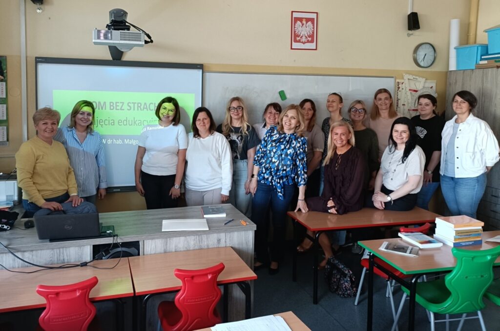 Osoby biorące udział w szkoleniu dla nauczycieli